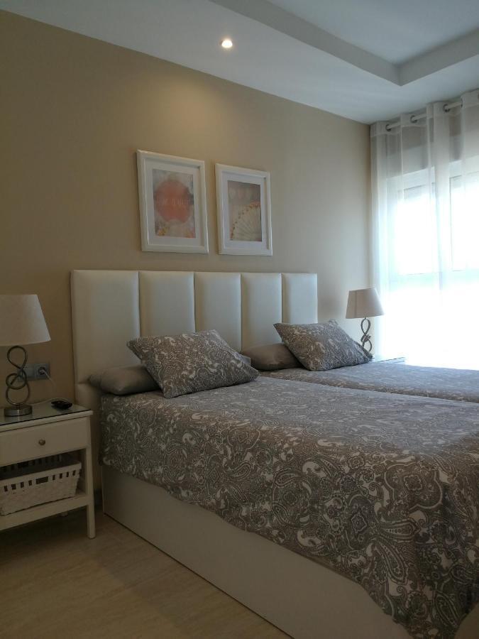 Fuengirola. Bonito Apartamento En Paseo Maritimo. Espectaculares Vistas Al Mar. Primera Linea Екстер'єр фото